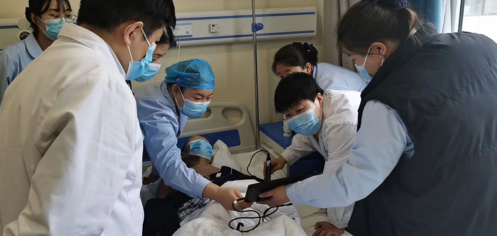 Enhancing Clinical Efficiency and Patient Safety with Handheld Ultrasound and Mini-Midline Catheters Enhancing Clinical Efficiency and Patient Safety with Handheld Ultrasound and Mini-Midline Catheters